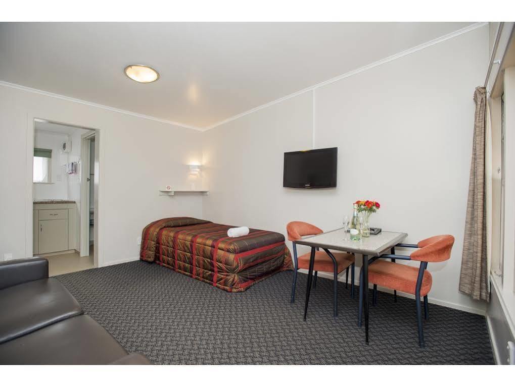 Travellers Inn Motel Гисборн Экстерьер фото