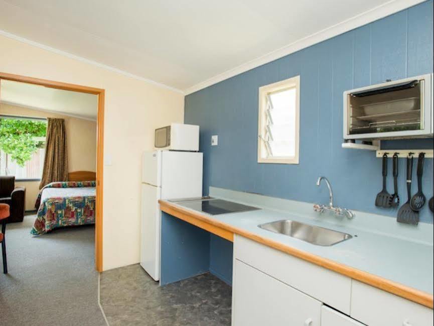 Travellers Inn Motel Гисборн Экстерьер фото